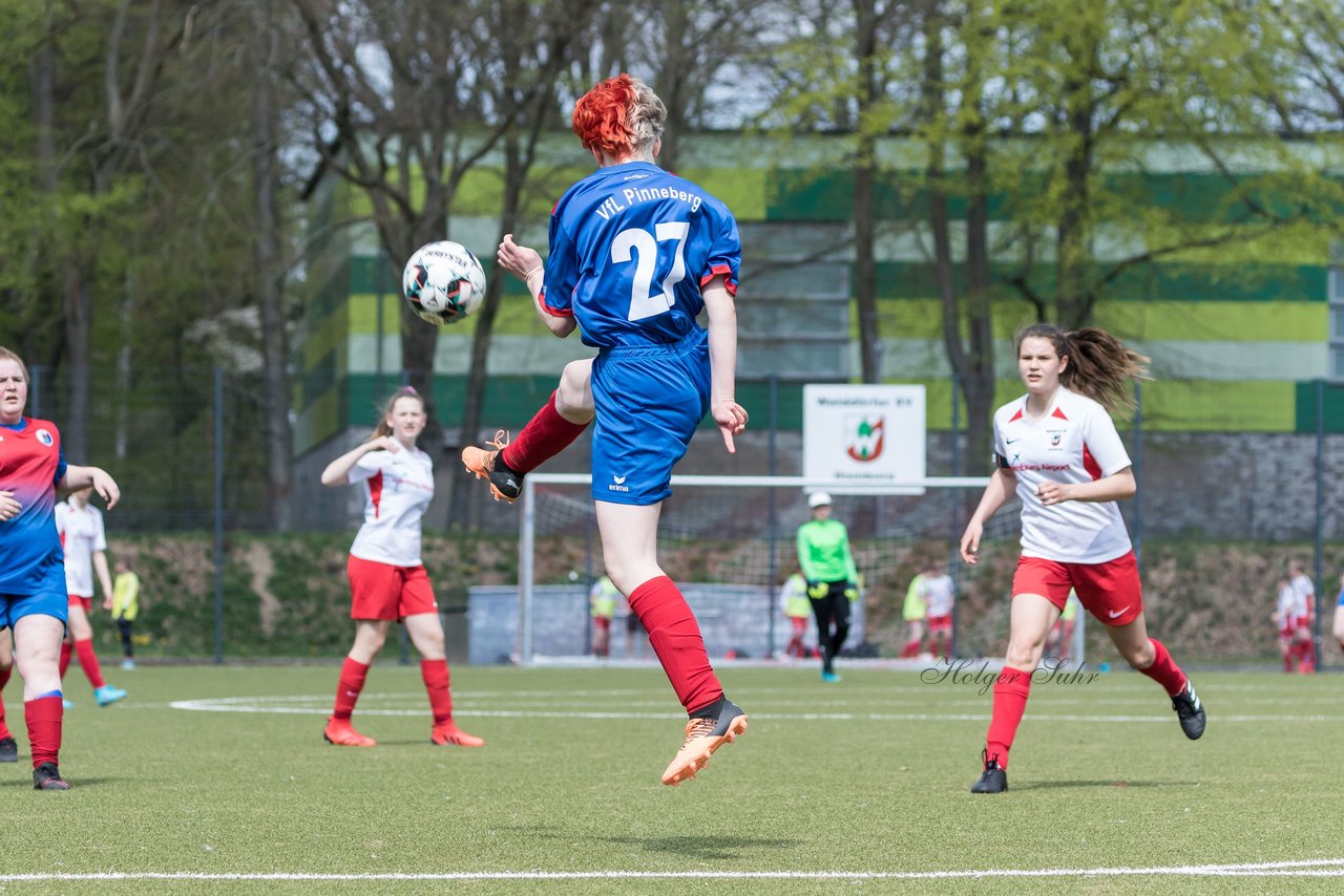 Bild 113 - wCJ Walddoerfer 2 - VfL Pinneberg 2 : Ergebnis: 7:0